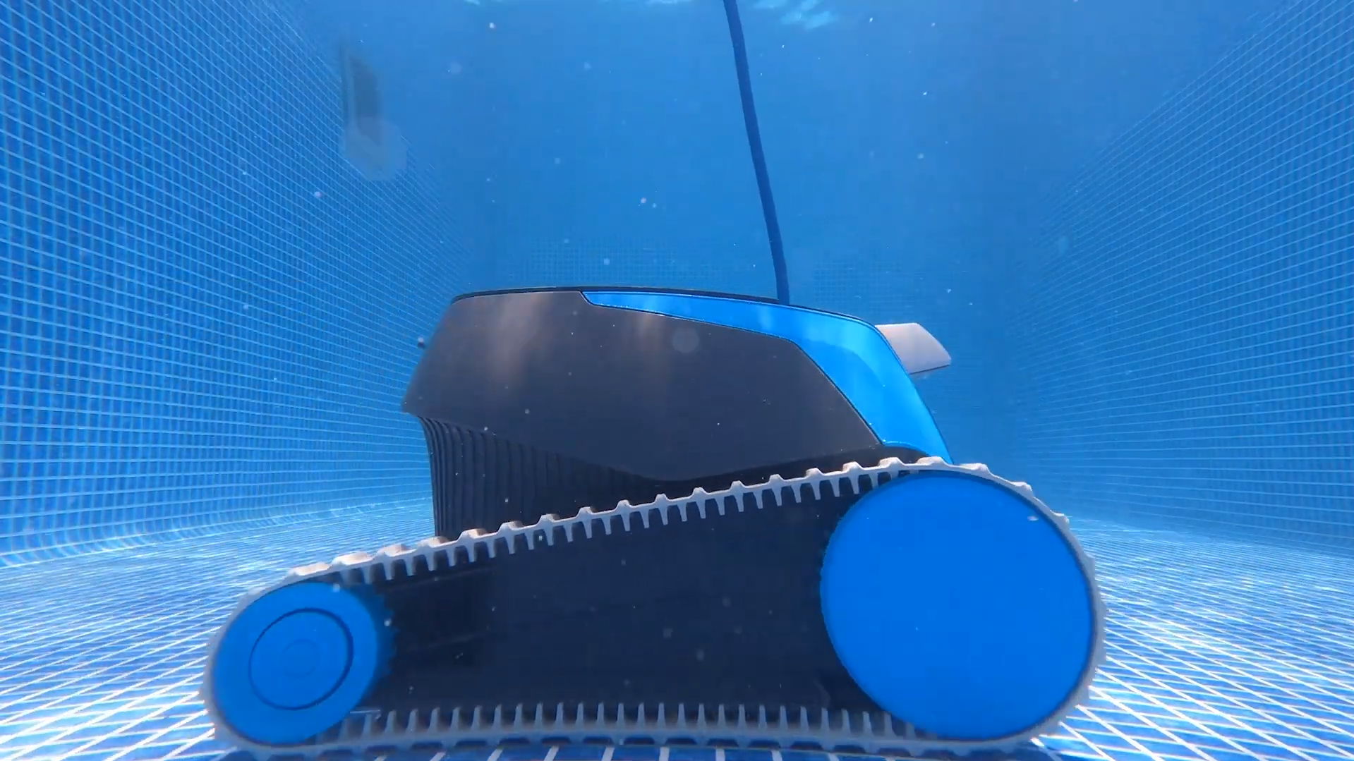 Things To Consider Before Choosing A Robotic Pool Cleaner