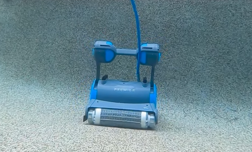 Can You Leave a Robotic Pool Cleaner in the Pool